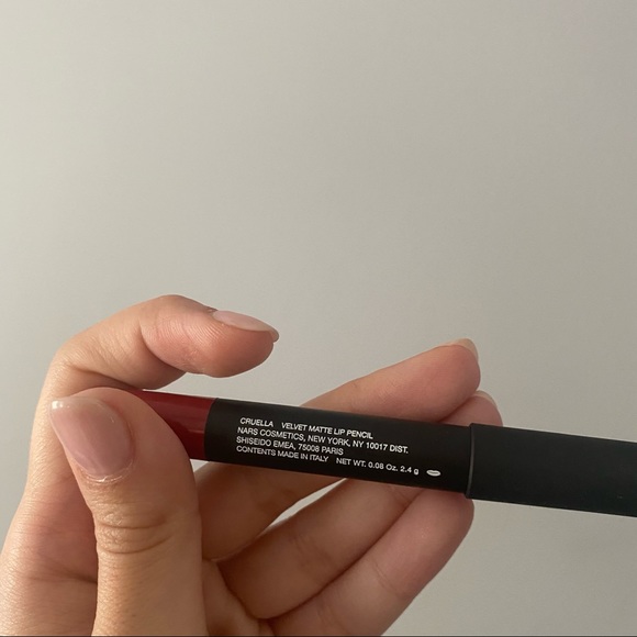Nars velvet lip pencil in Cruella - Picture 2 of 3